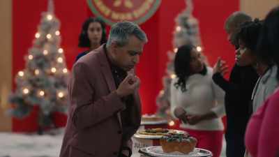 Hmm, me like me like,
thank you. - The Great Holiday Bake War
