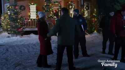 - Hmm?
- Noah, - Christmas Under the Northern Lights
