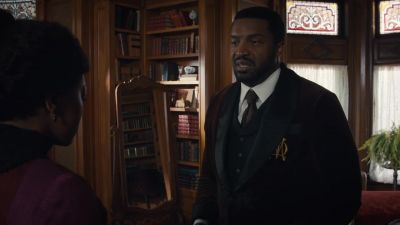               Hmm. - Murdoch Mysteries