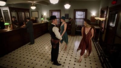 - Hmm. - DC's Legends of Tomorrow