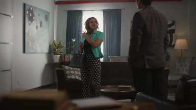 Hmm... That's a really
great painting. - The Jane Mysteries: Inheritance Lost