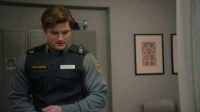 Hmm? Yes. Yeah. Whoo!
He's in there, right? - Animal Control