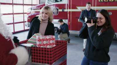 - Ho, ho, ho.
- You know, - Christmas Lover's Anonymous