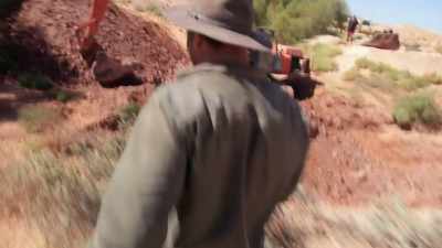 Ho-ho! We've got opal.No way! - Outback Opal Hunters