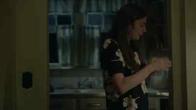 HODGES: Holly. - Mr. Mercedes