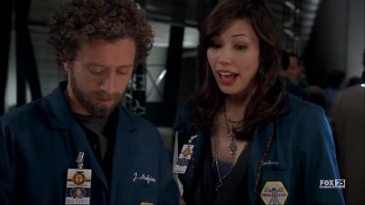 - Hodgie?
- Yeah? Hey. - Bones