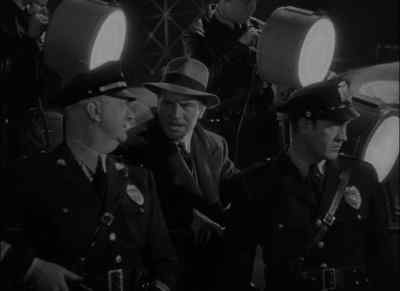 Hogan, take 15 men and stop
every train going in or out- - This Gun for Hire