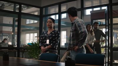 Hoku, we need to know where
Kaleo and Micah are hiding. - NCIS: Hawai'i