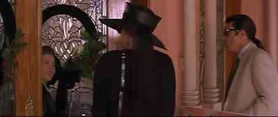 - Hola, Conchita.
- Ah, Mrs... - Two Much