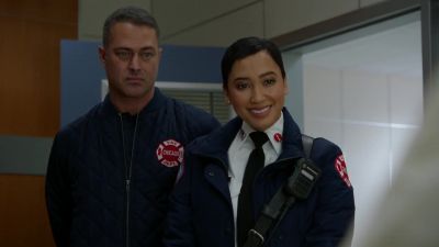 - Hola, Javi. - Chicago Fire