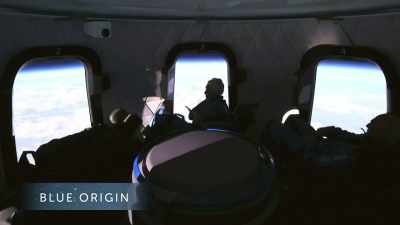Hold da op!
Det er utroligt! - Space Titans: Musk, Bezos, Branson