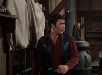 Hold it down.
Hold it down, boys. - The Virginian