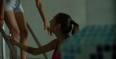 Hold my hand, I can't swim.
I'll drown. - Carmen & Lola