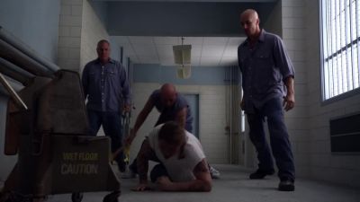 Hold him! Get his arm. - Sons of Anarchy