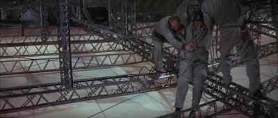 - Hold him!
- Got him! - The Hindenburg