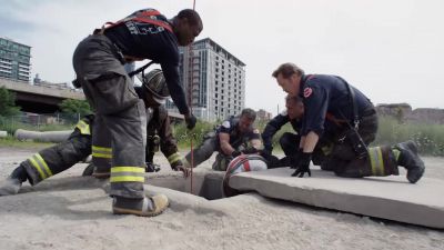 Hold him, hold him, hold him! - Chicago Fire