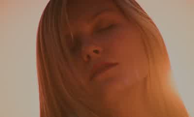 Hold — hold on. - The Virgin Suicides
