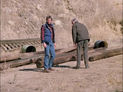 Hold it, Harry. - MacGyver