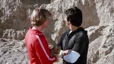 Hold it! Hold it!
You'll tear something loose. - CHiPs