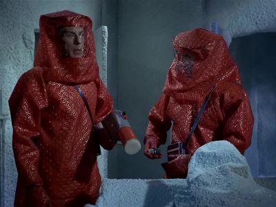 Hold it, Jim. - Star Trek