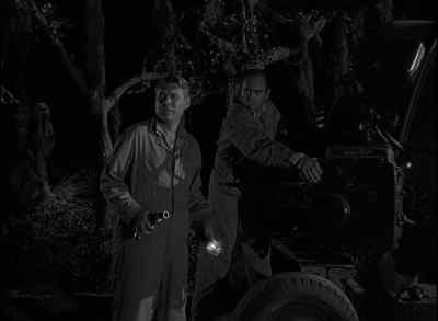 Hold it! - Revenge of the Creature