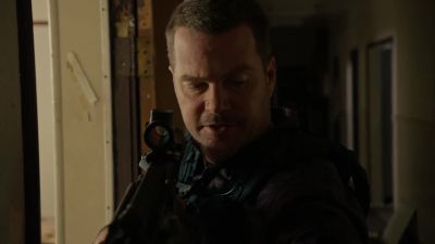 Hold it. - NCIS: Los Angeles
