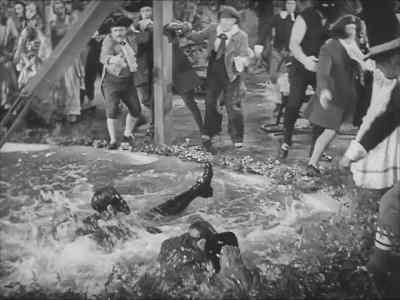 Hold your nose, Ollie! - Babes in Toyland