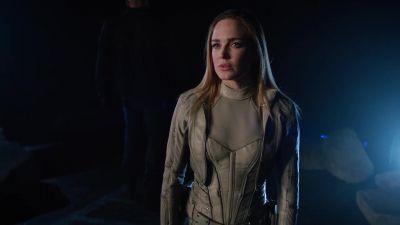 Hold on a sec. - DC's Legends of Tomorrow