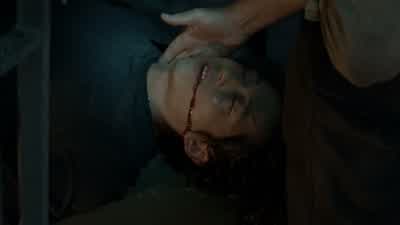 Hold on, Glenn. - The Walking Dead