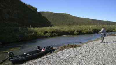 Hold on, hold on, because
the current is kind of funky here. - The Last Alaskans