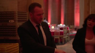 Hold on, hold on. Get back. - Blue Bloods