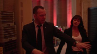 Hold on, hold on.
Get back. - Blue Bloods