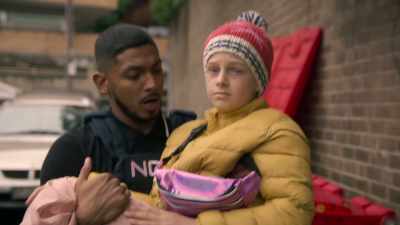 Hold on, hold on. Here we go.
I got ya. I got ya. - NCIS: Sydney