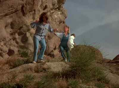 Hold on, hold on!
They'll be just
a second. - The Incredible Hulk