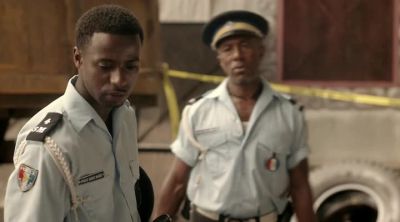 Hold on, hold on. Wait a minute, wait. - Death in Paradise