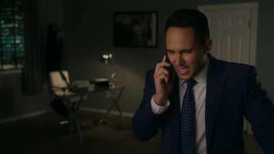 Hold on.
How are the kids? - Mr. Manhattan