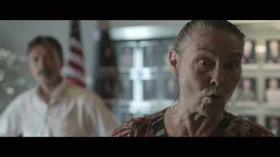 Hold on.
I do not know what's going on out there, - Five Days at Memorial