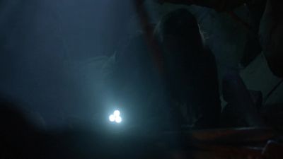 Hold on. I'm coming. - The 100