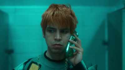 Hold on, my little
star. Someone's calling. - Fantasmas