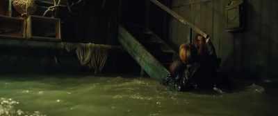 Hold on to me! - The Mermaid: Lake of the Dead