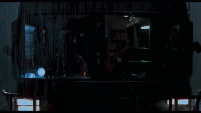 Hold on. - The Lost World: Jurassic Park