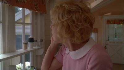 HOLD ON. - Desperate Housewives