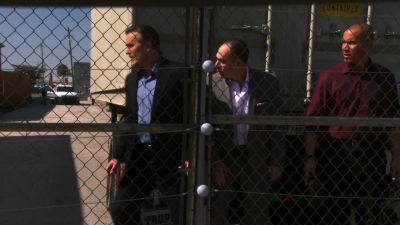 Hold on there, Chuck.
All right, you're clear. - Burn Notice