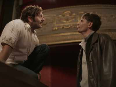 Hold on... You're ambiguous,
whispering like that. - Yannick
