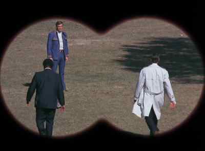 Hold it right there, Austin,
or we'll cut you down! - The Six Million Dollar Man