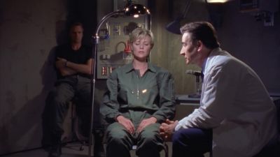 Hold it right there, ladies. - Stargate SG-1