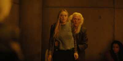 -Hold still, Mina.
-[Watchers chittering] - The Watchers