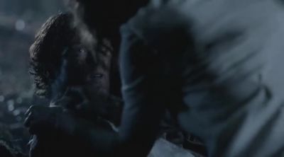 Hold still. - Outlander