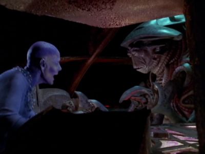 Hold the door! - Farscape