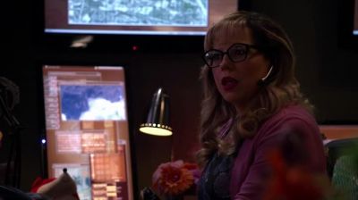 Hold the head. - Criminal Minds